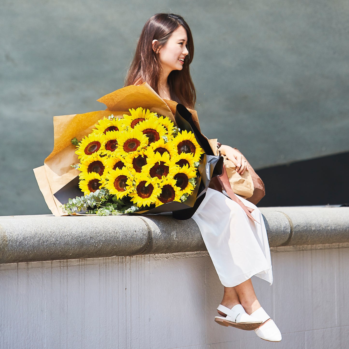 PB01 - A Sunflower Kind Of Love - Giant Bouquet
