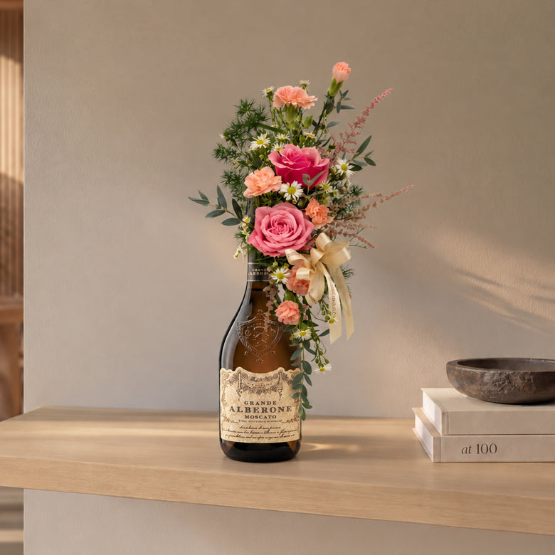 Rosy Moscato - Riondo Moscato x Flowers Gift Set