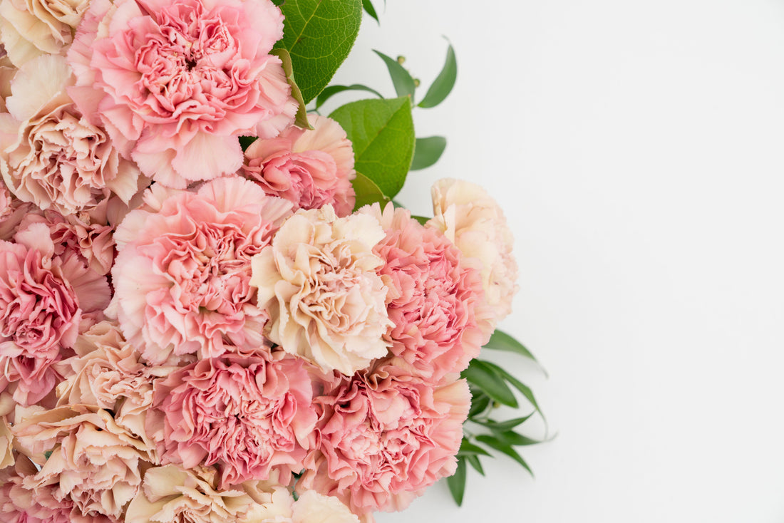 The Blooms to Choose for Your First Wedding Anniversary