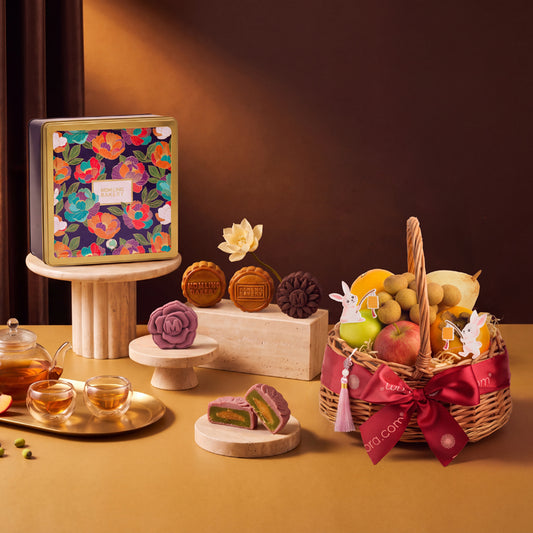 Moon Feast x Mdm Ling Bakery Signature Baked Mooncakes 4pcs Gift Set (Halal-certified)