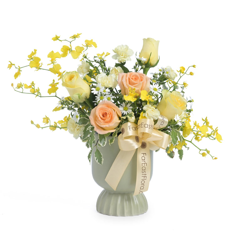 Sunlit Warmth – Table Flowers