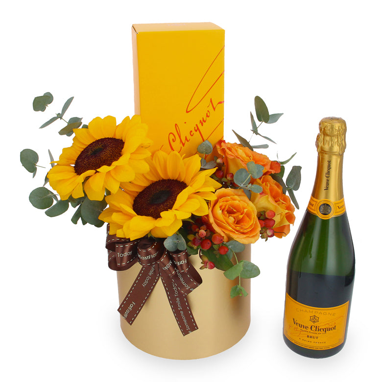Veuve Clicquot Ponsardin Brut Champagne x Flowers Gift Set